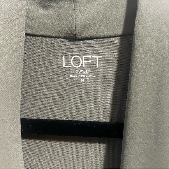 Loft V neck top - Picture 2 of 3